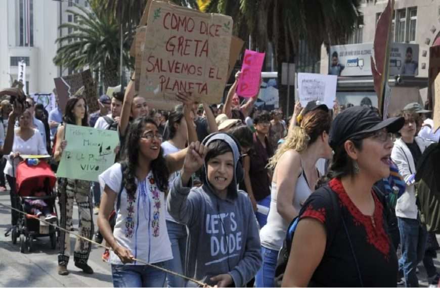 Marcha contra el ajuste de Milei