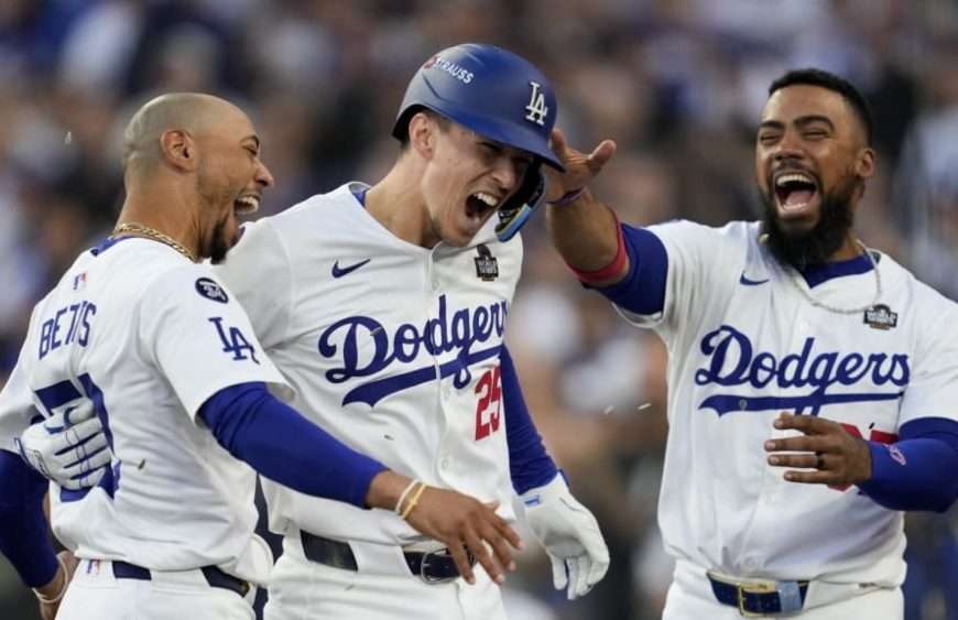 Los Dodgers de Los Angeles están a solo un juego de la gloria en Nueva York. Este emocionante escenario se intensificó