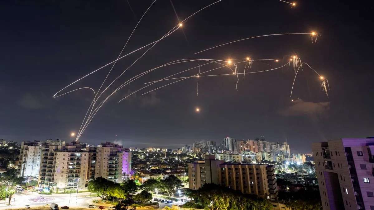 Hezbolá confirma un ataque con drones a la población de Binyamina, en el norte de Israel, donde al menos 67 personas resultaron heridas.