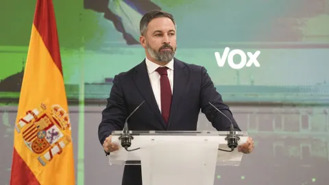 Líder de Vox acusó al Gobierno de Pedro Sánchez de permitir "amenazas" a Edmundo González en suelo español