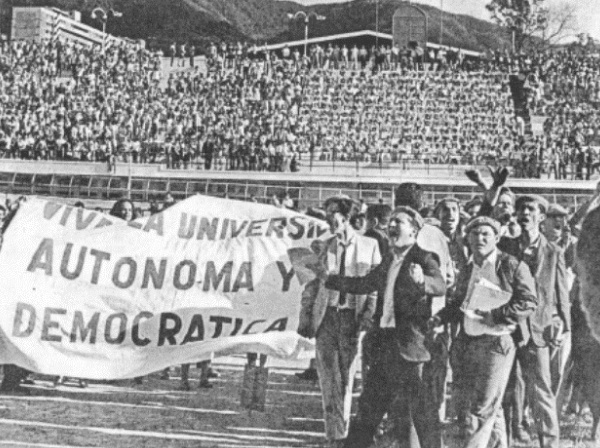 El 21 de noviembre se conmemora el Día del Estudiante Universitario en Venezuela, recordando la valentía de los jóvenes de la UCV y la UCAB.