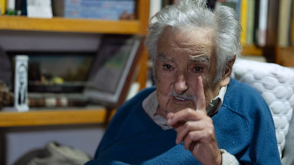 José Mujica brindó una entrevista en su chacra en Montevideo (Eitan ABRAMOVICH-AFP)