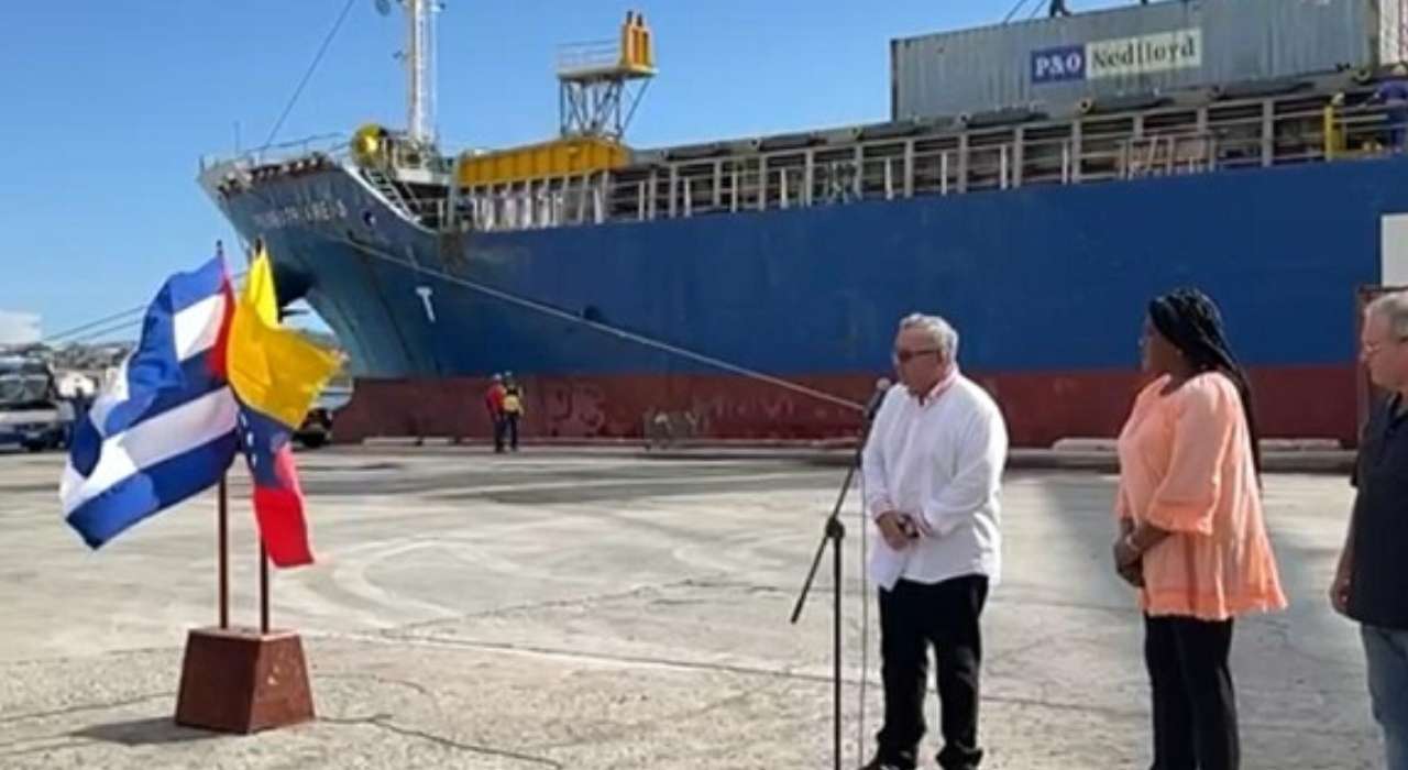 Llegó a Cuba ayuda humanitaria enviada por Venezuela
