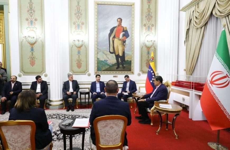 En un paso que busca fortalecer la alianza bilateral, Nicolás Maduro recibió en Miraflores al ministro iraní de Comunicaciones y Tecnologías