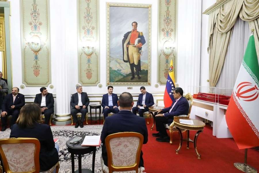 En un paso que busca fortalecer la alianza bilateral, Nicolás Maduro recibió en Miraflores al ministro iraní de Comunicaciones y Tecnologías