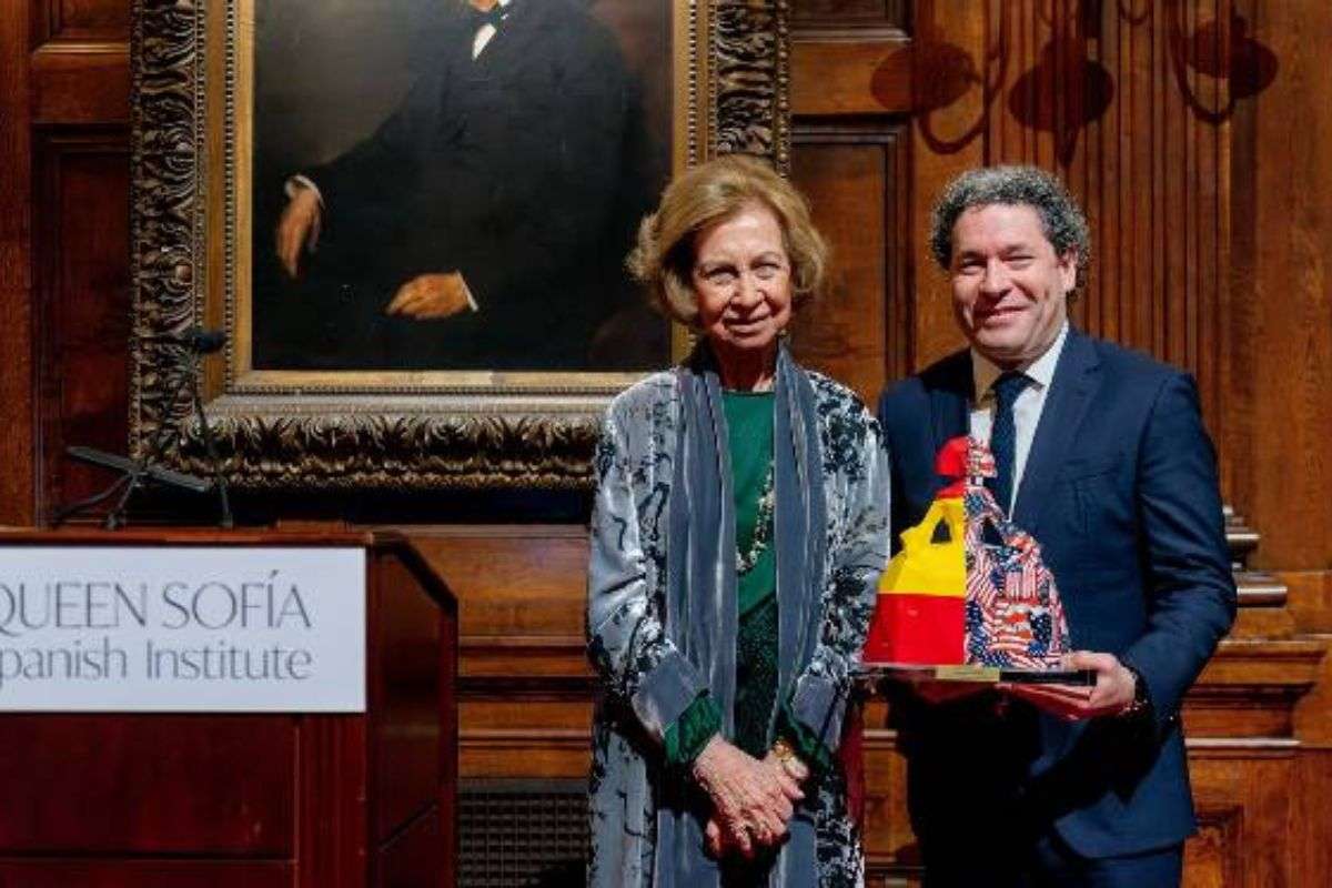 Gustavo Dudamel recibe premio a la excelencia de manos de la Reina Sofía
