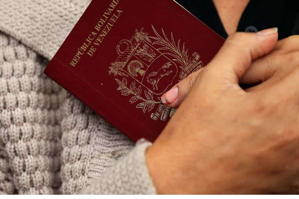 ¿Qué pasa ahora? España deja de aceptar pasaportes venezolanos vencidos