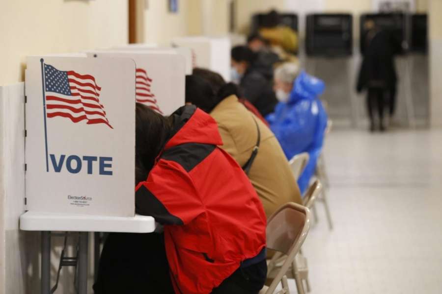 Los centros de votacin ya estn abiertospara la pelea por el poder en EEUUdespus de que lacampaa presidencialterminara