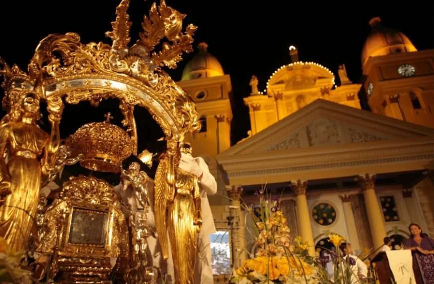 La fe brota con fuerza en cada rincón de la región zuliana, donde ciudadanos de todas las edades se visten con fervor y gratitud