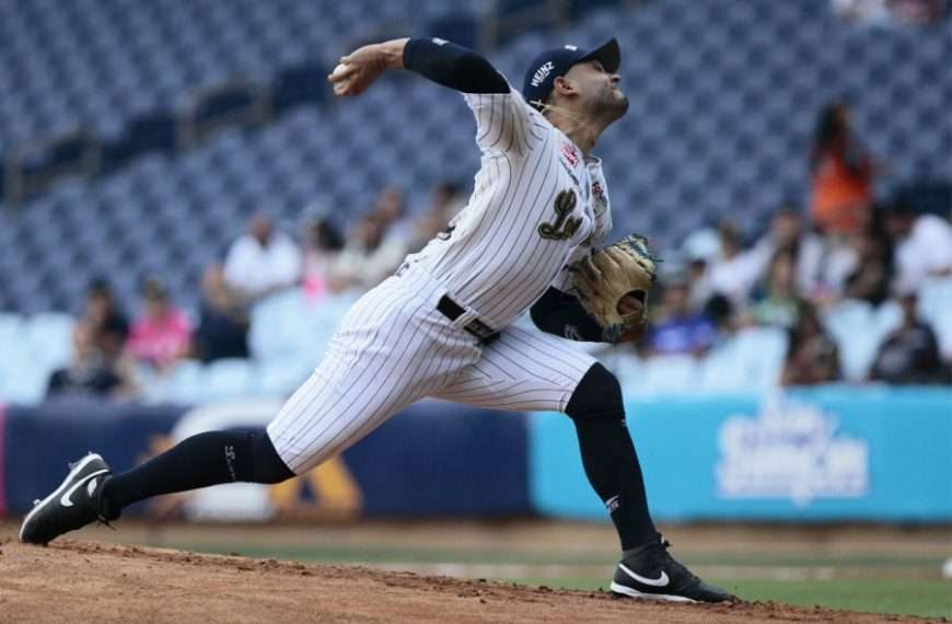En una noche espectacular para el lanzador Erick Leal, los Leones del Caracas lograron alcanzar su victoria numero 11