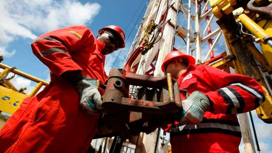 Reuters | Exportaciones de petróleo venezolano caen 10 % en julio