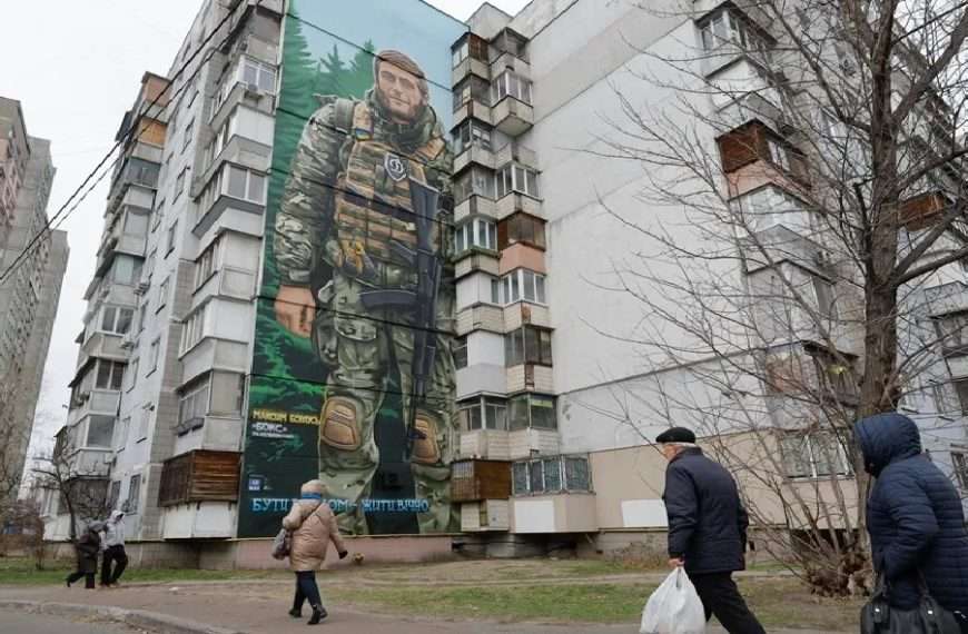 Rusia ha atacado esta madrugada el sistema eléctrico ucraniano con un centenar de drones y más de 90 misiles, algunos de ellos con munición de racimo