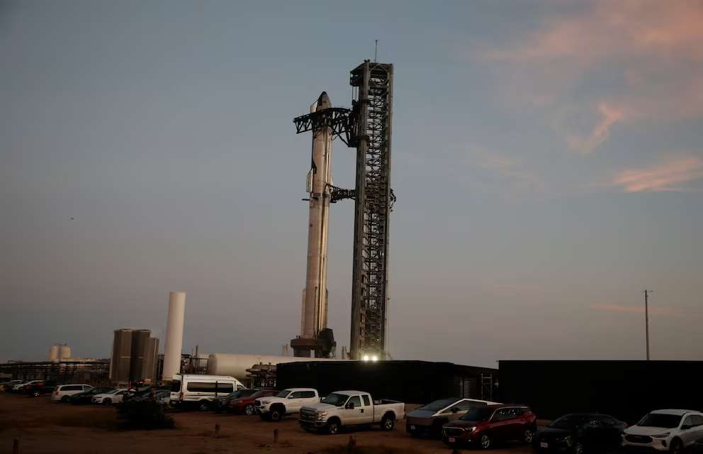 El martes, SpaceX de Elon Musk lanzará la sexta prueba de su cohete Starship desde Texas. El objetivo es mejorar la reentrada hipersónica y probar una nueva técnica de aterrizaje.