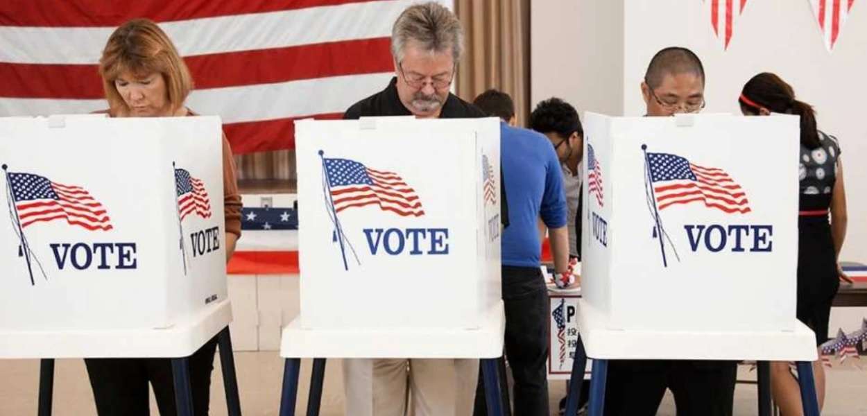 El triunfo de la presidencia de los Estados Unidos de América por parte de Donald Trump, representa para la sociedad norteamericana un dilema ético entre un comportamiento virtuoso, atado a la concepción general de decencia, o la relativización moral y ética de la actualidad