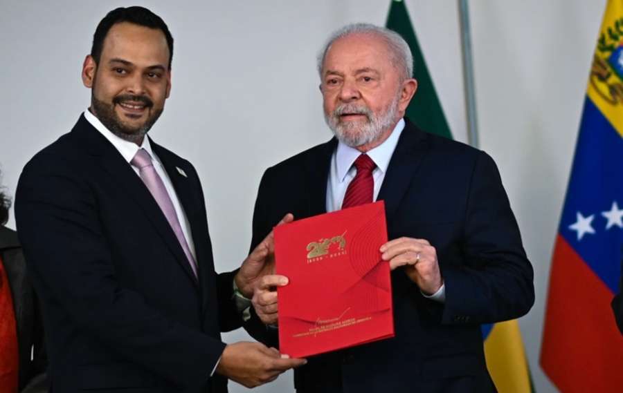 El embajador de Venezuela ha anunciado su regreso a Brasilia en las próximas horas. Este retorno se produce después de su convocatoria