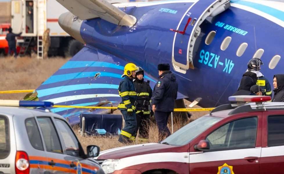 Azerbaiyán ha concluido en una investigación preliminar que el vuelo 8432 de Azerbaijan Airlines fue derribado por un misil de las defensas aéreas rusas.