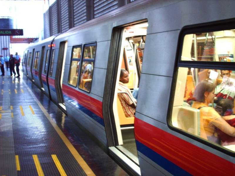 La directiva del Metro de Los Teques ha lanzado la nueva tarjeta SUVE, disponible en tres modalidades: Amarilla, Azul y Roja