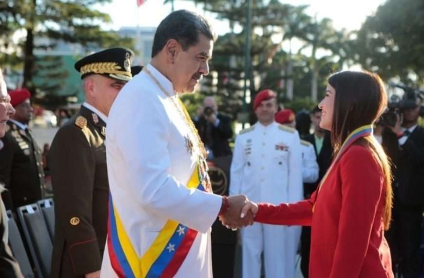 Nicolás Maduro condecoró a funcionarios sancionados por EEUU