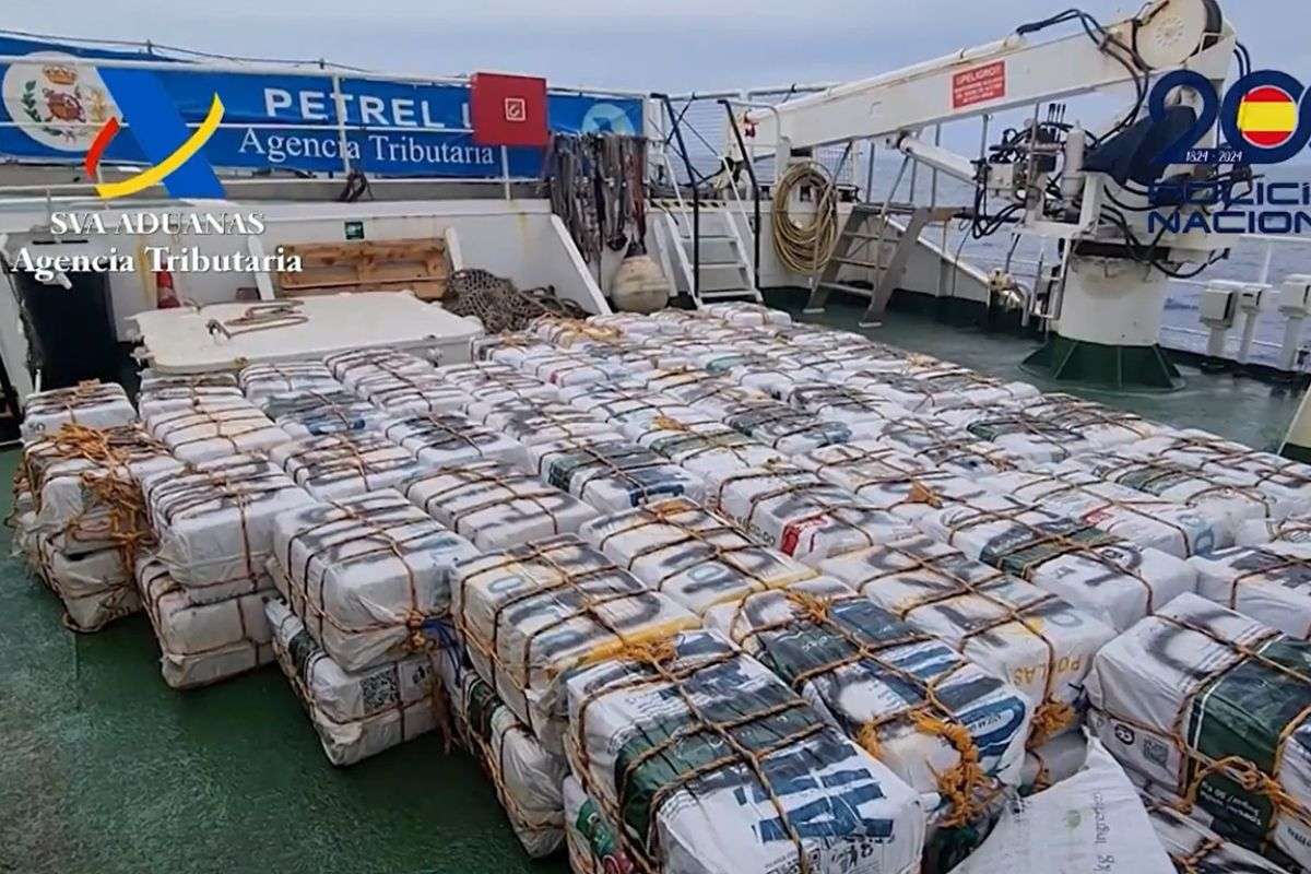 Pesquero de bandera venezolana es interceptado cerca de Islas Canarias con 3.300 kilos de droga