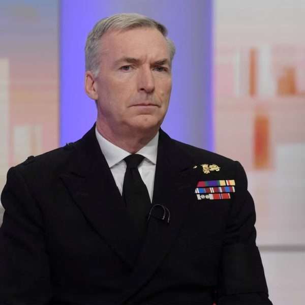 El Jefe del Estado Mayor de la Defensa de Londres sostuvo que las amenazas de Rusia, el comportamiento de Corea del Norte y la falta de cooperación de Irán en materia atómica han dejado al mundo en la antesala de un conflicto que podría escalar hasta dimensiones de alto riesgo