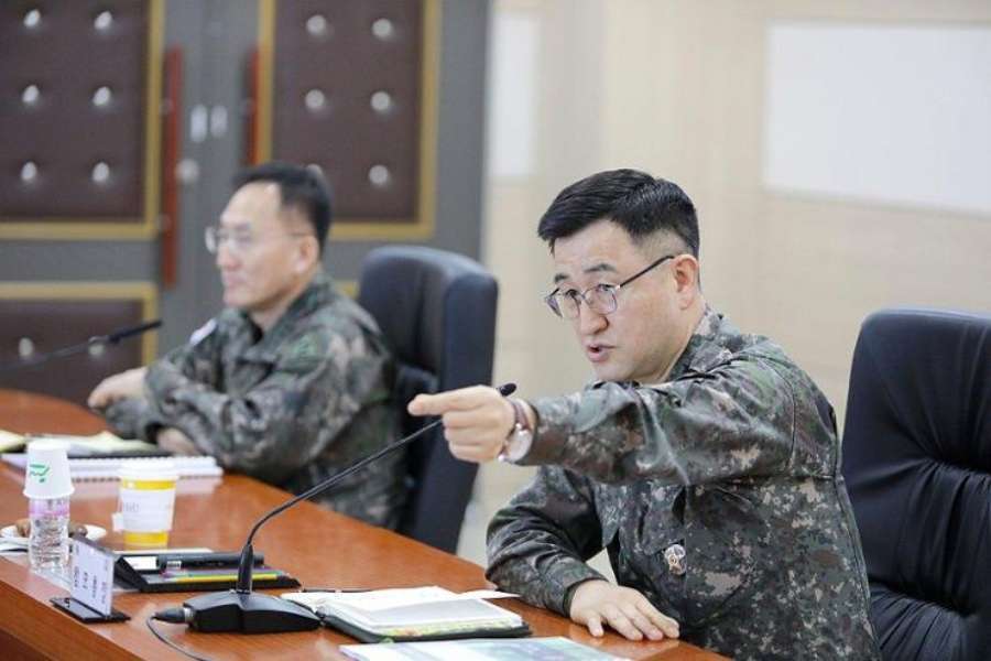 El Jefe del Estado Mayor Conjunto Park An-su ha sido designado comandante bajo la ley marcial prohibiendo las actividades de la Asamblea Nacional y los partidos polticos