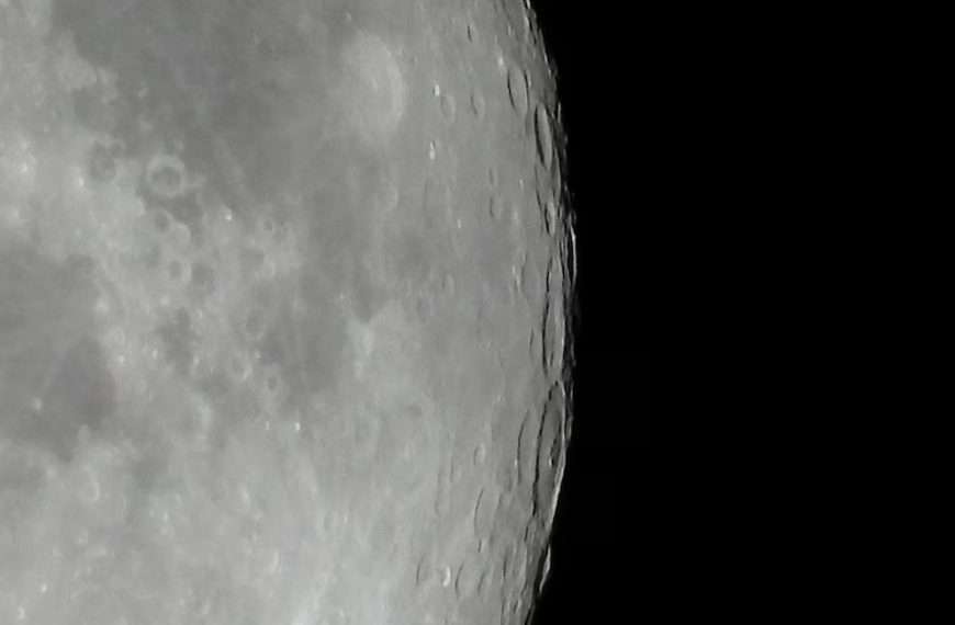 Las misiones Artemis buscan establecer una presencia humana sostenible en una región del satélite rica en recursos como el agua congelada