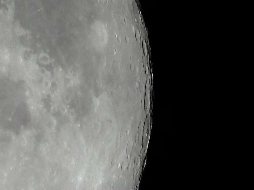 Las misiones Artemis buscan establecer una presencia humana sostenible en una región del satélite rica en recursos como el agua congelada