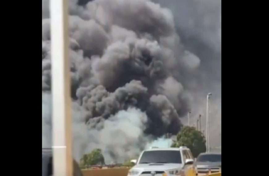 Reportan incendio con "gran humareda" en la autopista Caracas-La Guaira (+Vídeo)