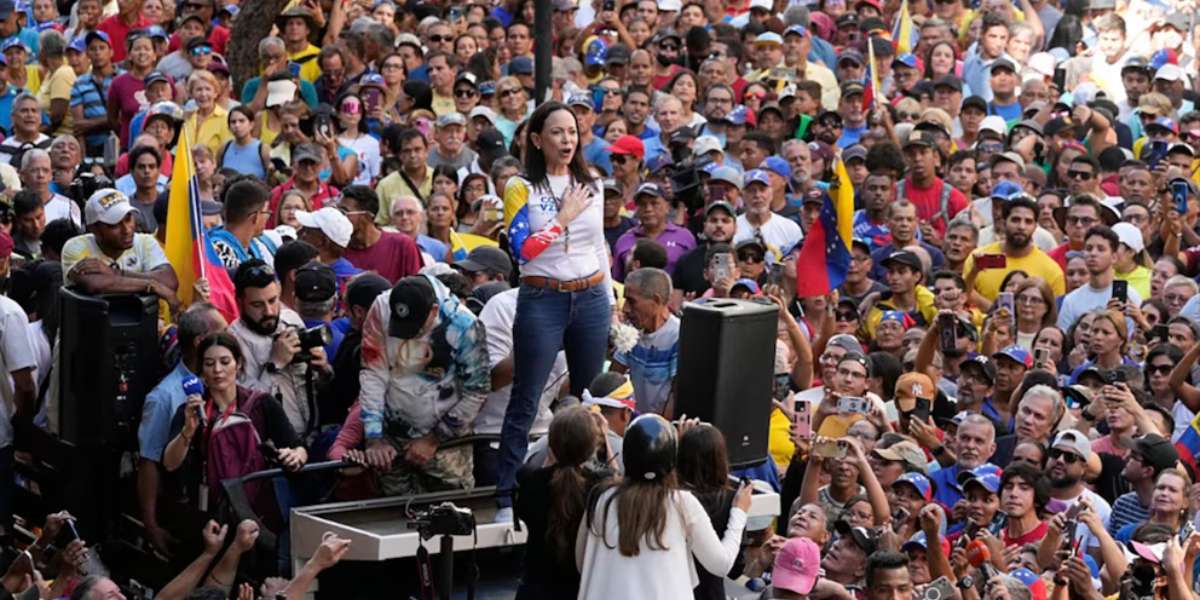 Carlos Sánchez Berzaín: “Ante un país ocupado, con armas y cañones, como está Venezuela, ha llegado el momento del uso legítimo de la fuerza”