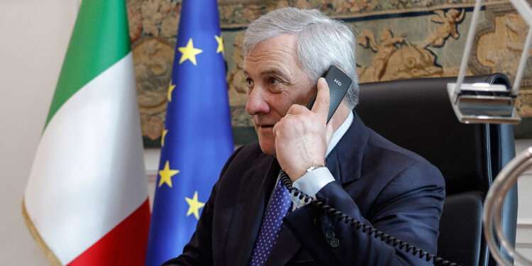 Ministro de Exteriores italiano convoca al encargado de negocios de Venezuela tras "expulsión" de diplomáticos