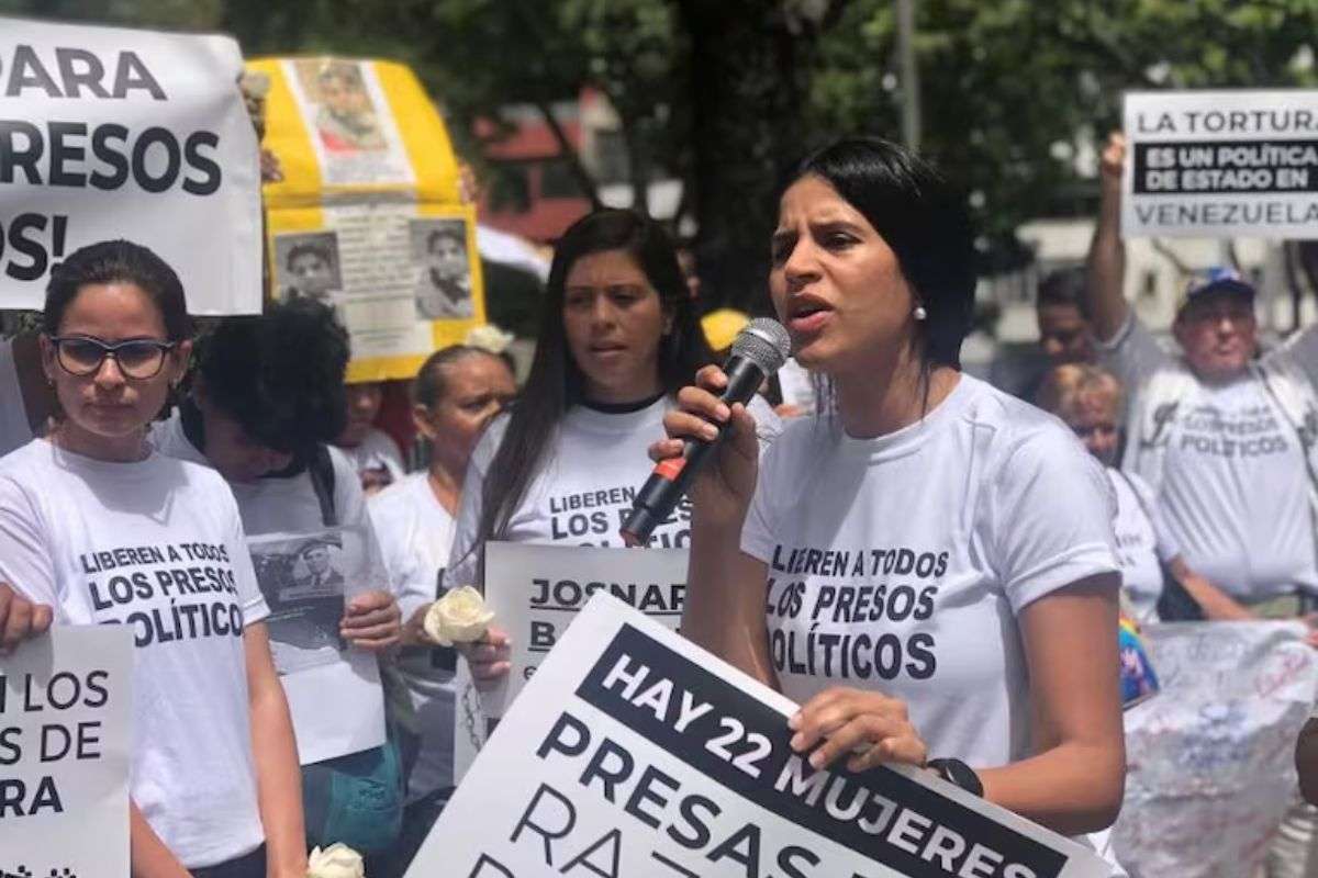 Grave denuncia de Sairam Rivas | Capuchas y raciones mínimas para visitar presos políticos