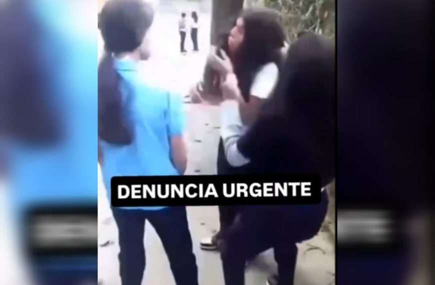 ¡Escándalo en Caracas! Niña brutalmente atacada en escuela