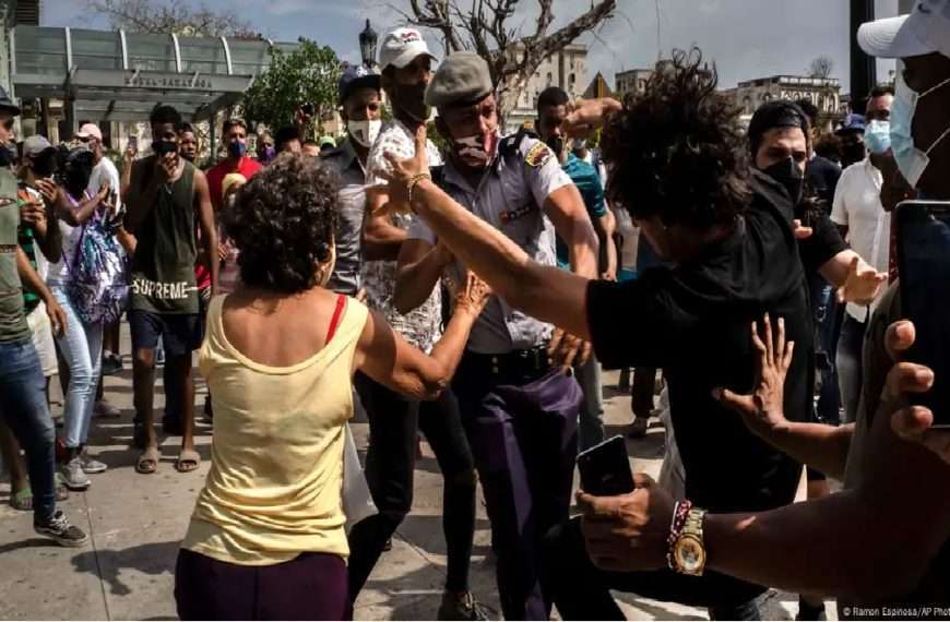 La Habana ve "correcto", pero limitado, el anuncio de Estados Unidos sobre su salida de la lista de países patrocinadores de terrorismo.
