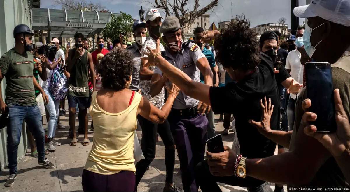 La Habana ve "correcto", pero limitado, el anuncio de Estados Unidos sobre su salida de la lista de países patrocinadores de terrorismo.