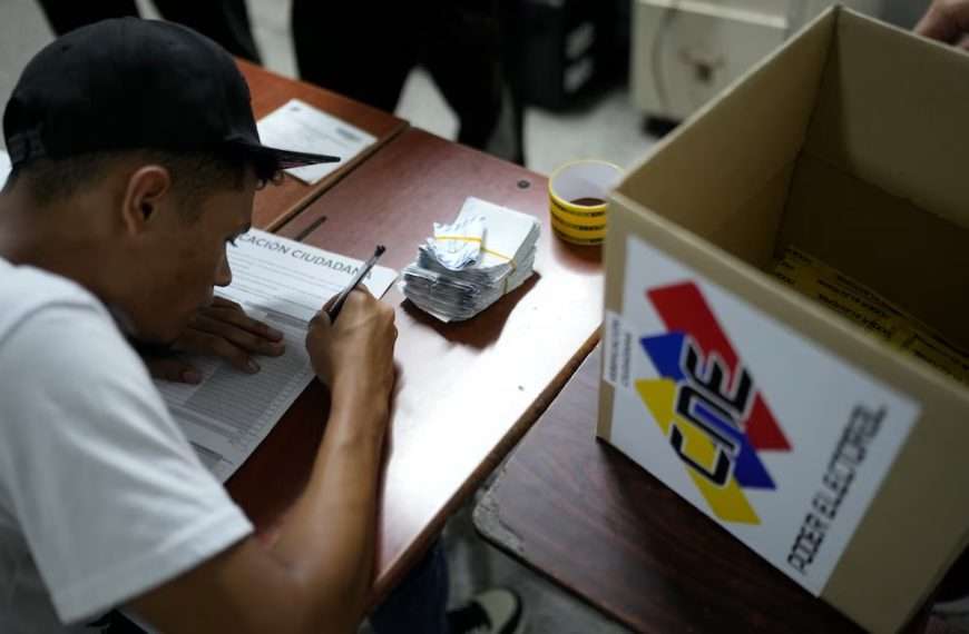 La coalición “Derechos Humanos en Movimiento” advirtió que estos métodos no solo son ilegítimos, sino que evidencian la incapacidad del régimen de Maduro para obtener el apoyo popular necesario sin recurrir al engaño y la violencia
