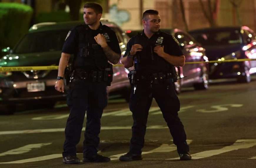 Las víctimas fueron trasladadas a hospitales cercanos, entre ellos el Hospital Judío de Long Island y el Centro Médico Infantil Cohen, y ninguna se encuentra en estado crítico, según reportó el Departamento de Policía de Nueva York