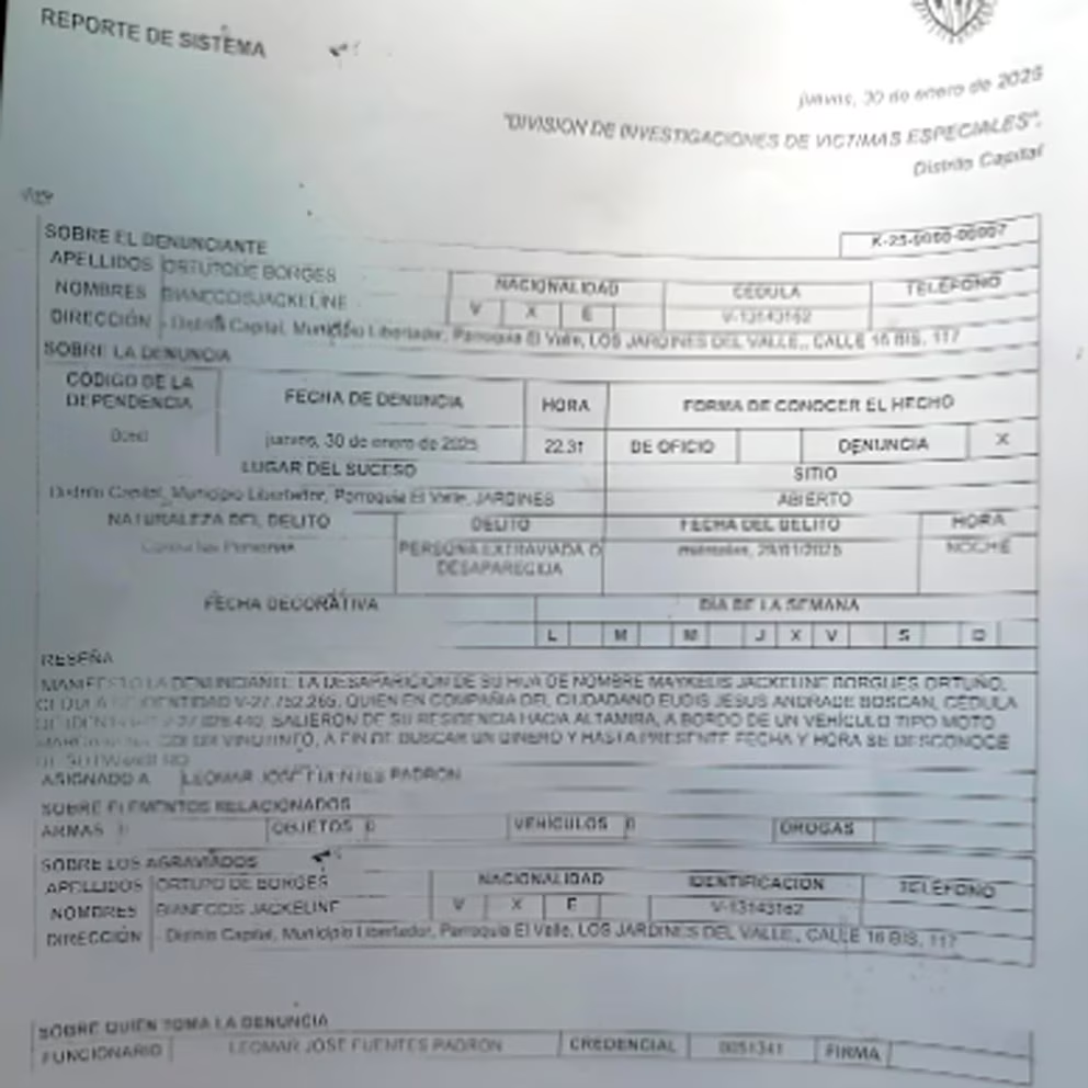 Los familiares de las víctimas formalizaron la denuncia de desaparición ante la policía científica