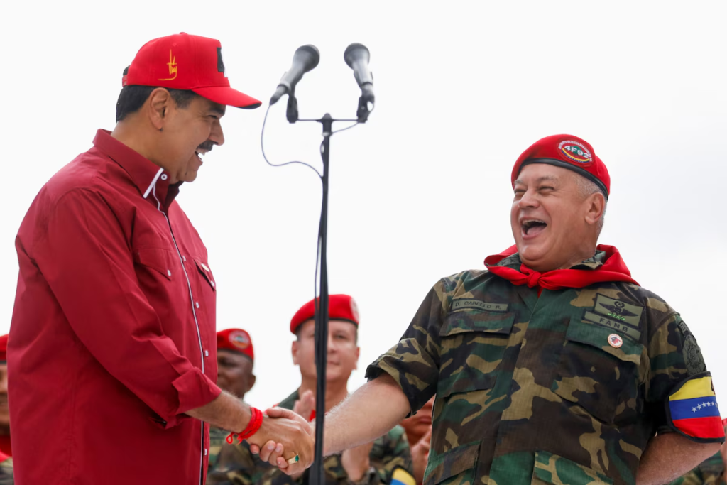 Maduro con Diosdado Cabello (REUTERS/Leonardo Fernández Viloria)