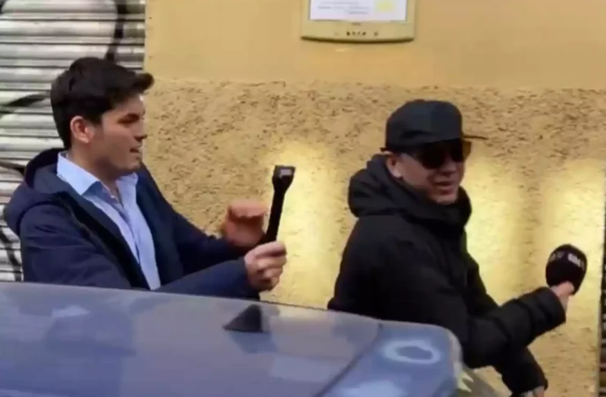 Monedero agrede periodista