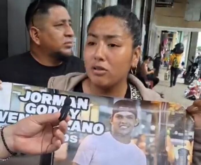 ecuatoriana-asegura--696x593 venezolano Guayaquil