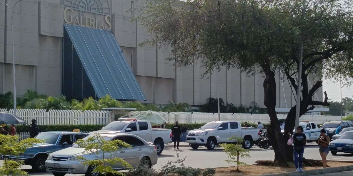 Evacúan centro comercial en el Zulia por presunta amenaza de artefacto explosivo