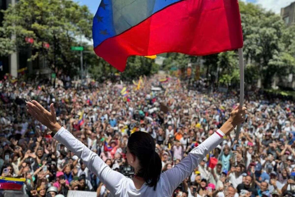 Sebastiana Barráez | Una ONG reveló cómo el régimen de Maduro espía a María Corina Machado en Venezuela