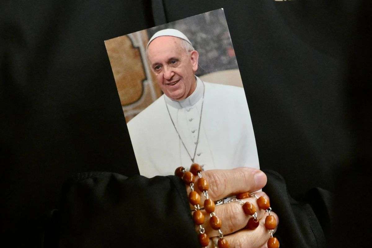 Papa Francisco supera crisis de salud y El Vaticano celebra