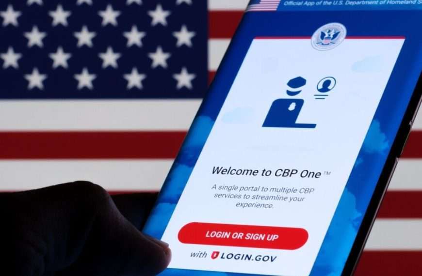 Estados Unidos empuja autodeportación con CBP Home