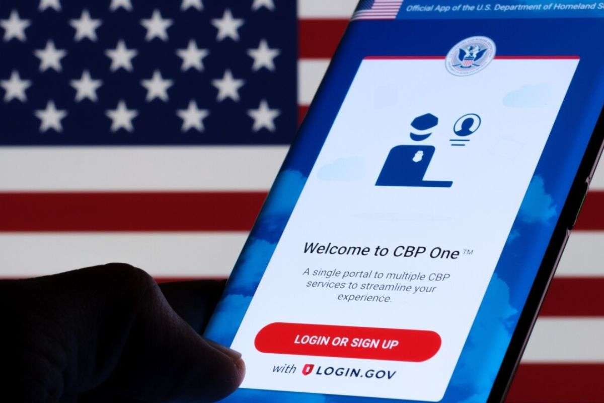 Estados Unidos empuja autodeportación con CBP Home