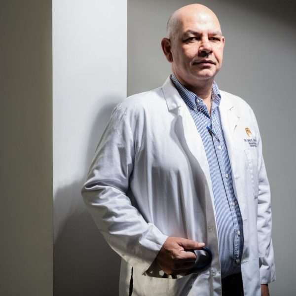 Aumento de COVID-19 e influenza| El especialista Julio Castro advierte sobre complicaciones