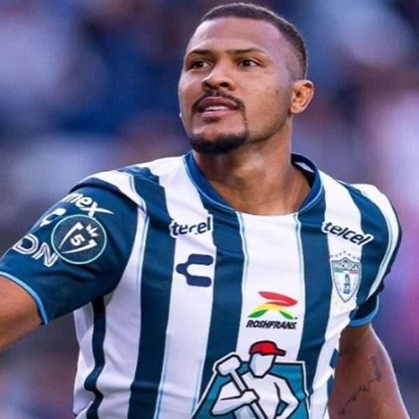 Salomón Rondón marca su gol 48 y lidera el triunfo de Pachuca ante Juárez FC