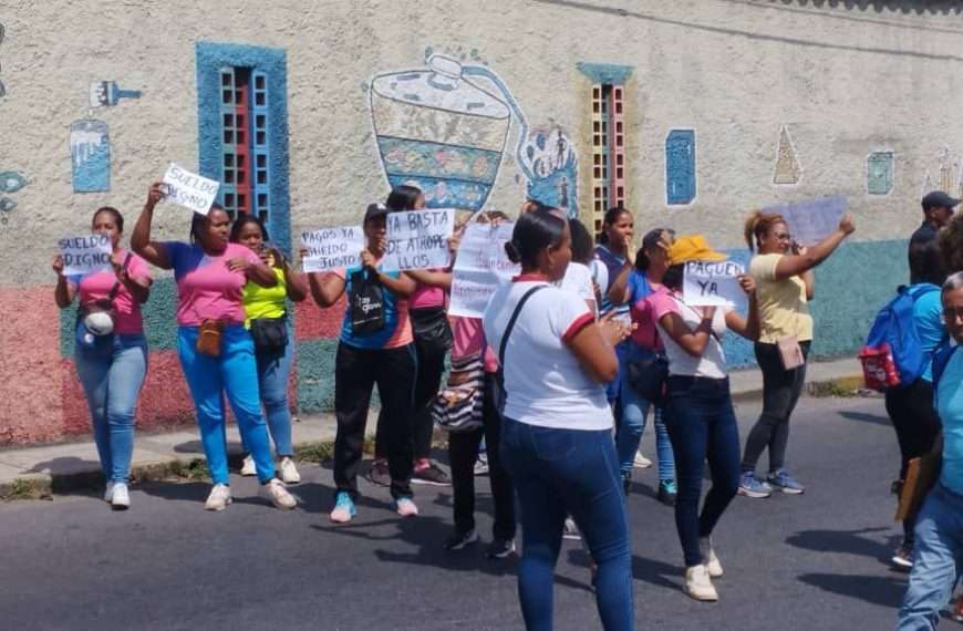 municipio Acevedo protesta docentes