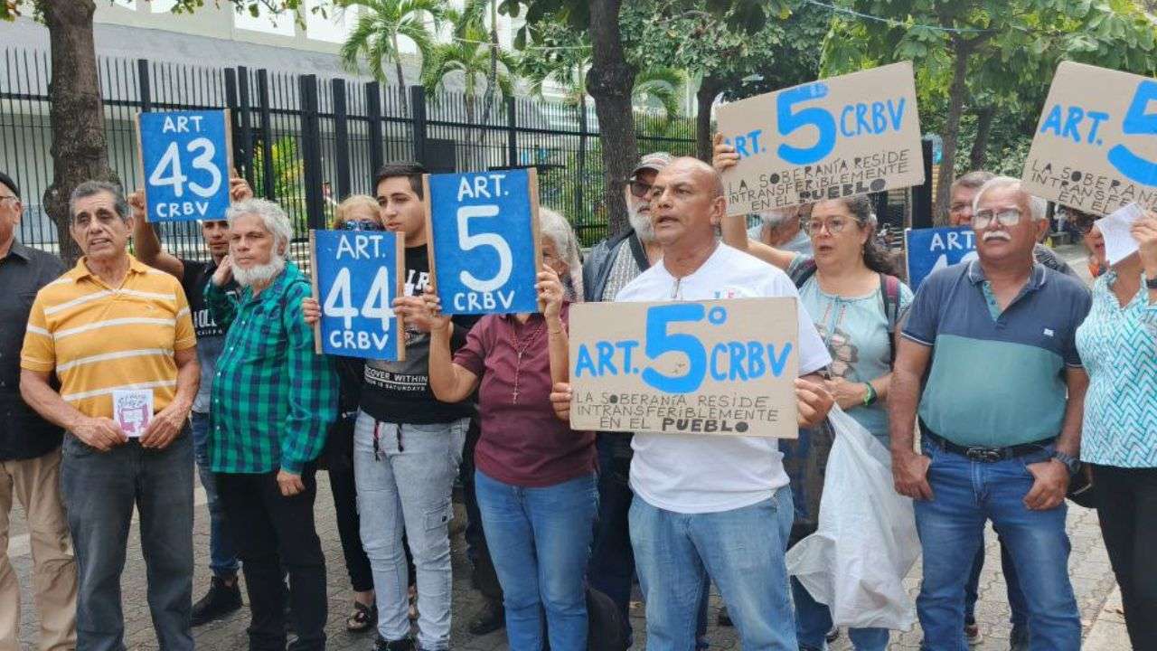 Portesta cntra Reforma Constitucional Plaza Brión