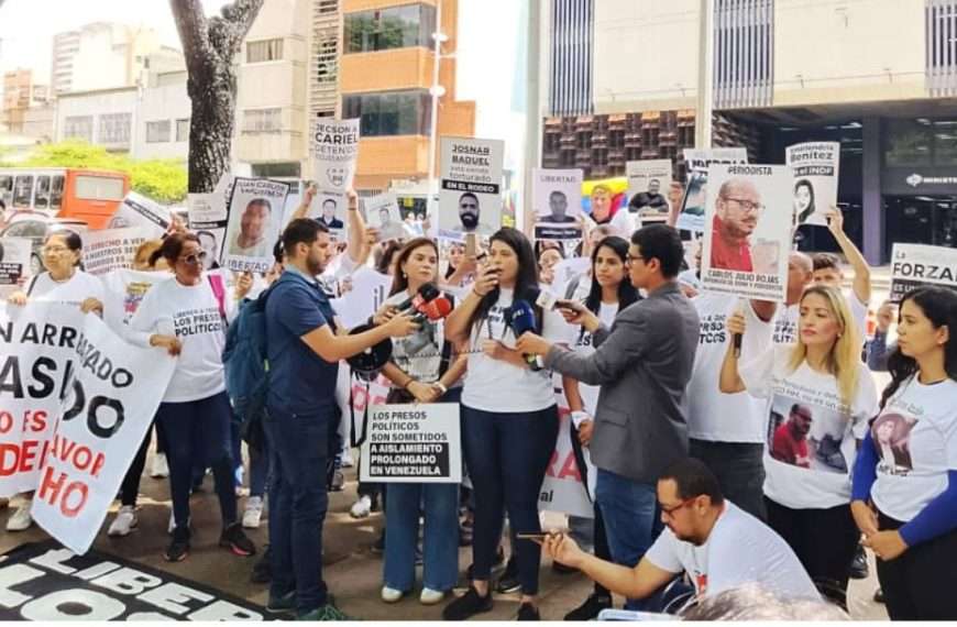 Familiares de presos políticos fiscalí